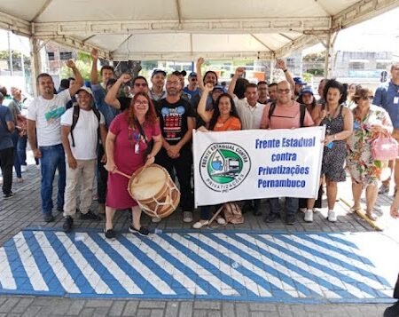 Greve dos servidores da Compesa é mantida