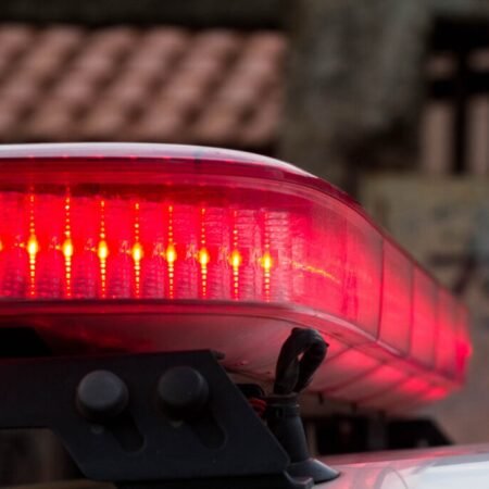 Homem é preso após depredar residência, ameaçar moradores e simular agressão policial em Serra Talhada