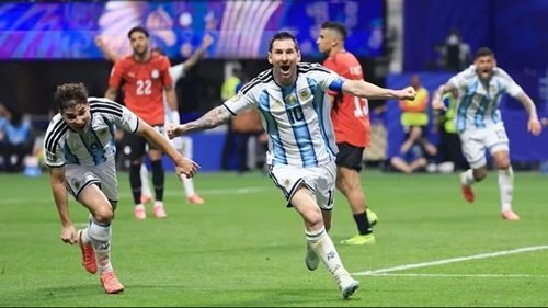 Argentina alcança virada histórica contra o Egito e vai às quartas da Copa